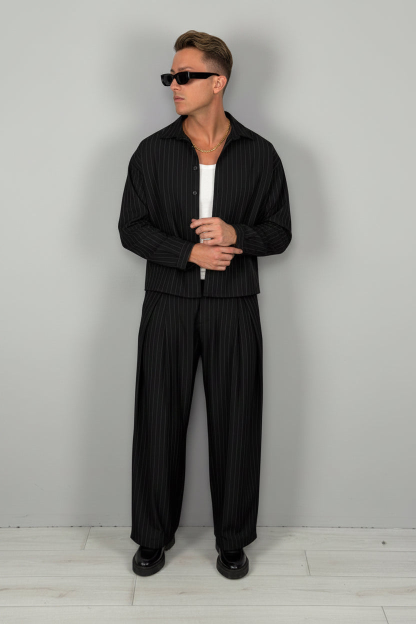 Coordinato Milano Gessato - uomo con giacca e pantalone gessato nero